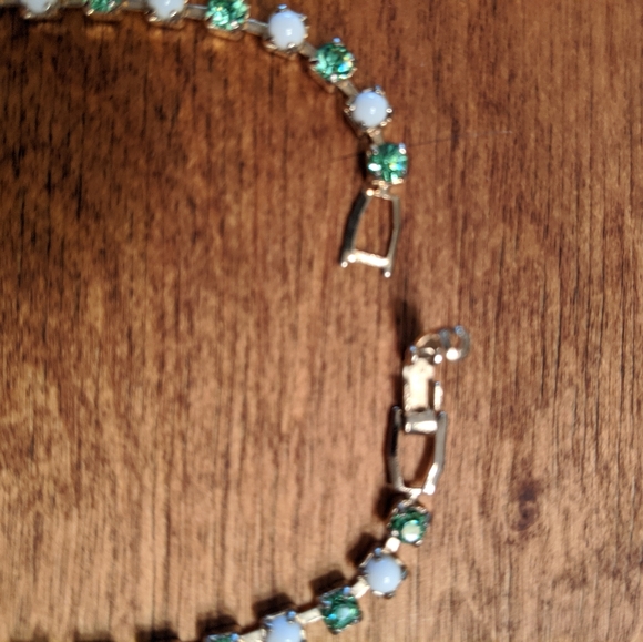 Vintage Milk Glass & Green Rhinestone Necklace - Picture 6 of 7